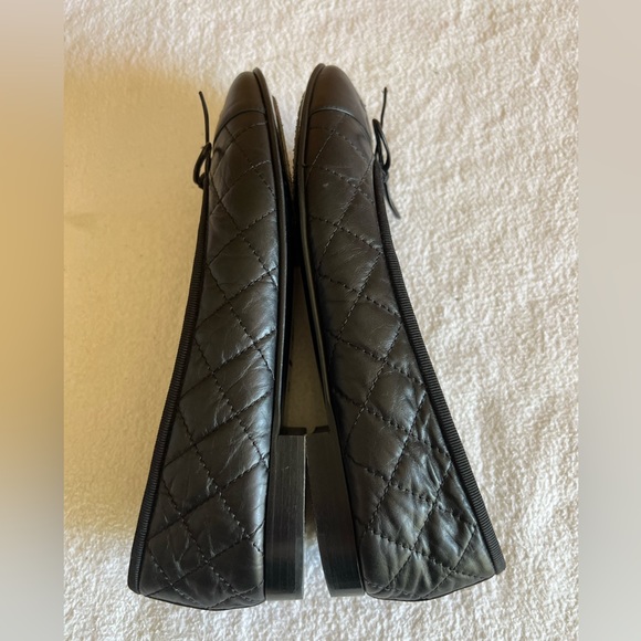 SOLD Already Authentic CHANEL BALLET FLATS
Aged Calfskin
Black
Size 7.5 US - Picture 12 of 15